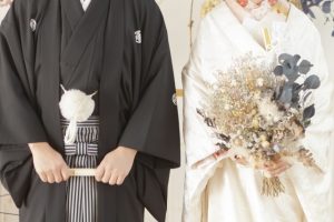 家族で結婚式を行うメリット・デメリットとは？会食も合わせて行う方が良い？気になる費用もご紹介！記事サムネイル