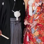 身内だけ（家族・親族のみ）の結婚式のお祝いの目安は？スタイルや立場による違いと渡し方も紹介！記事サムネイル