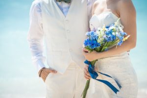 少人数結婚式のメリットとデメリット！リゾート婚が向いている理由記事サムネイル
