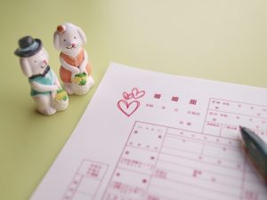 授かり婚（マタニティウェディング）のおすすめの入籍時期と知っておきたい手順や結婚準備スケジュール記事サムネイル