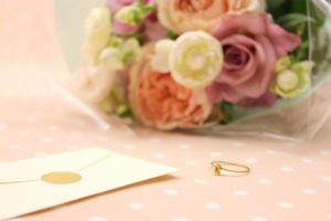 家族との結婚式で読む手紙の書き方！盛り込みたい内容やポイントとは？記事サムネイル