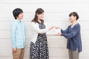 【例文あり】授かり婚で親にご挨拶！ 好印象を残せるお作法を紹介！記事サムネイル