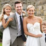 ［パパママ婚・子連れ婚］子どもと一緒に？子どもを預けて？ムリのない結婚式を実現するには記事サムネイル