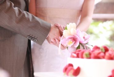 少人数の結婚式でもウェディングケーキを準備できるの？演出や種類