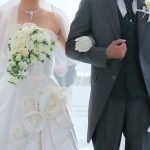レストランウェディングで着るレンタルドレスの選び方記事サムネイル