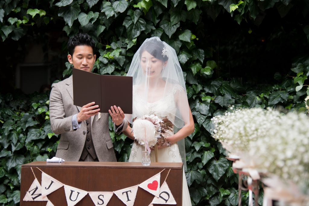 結婚式のシーン