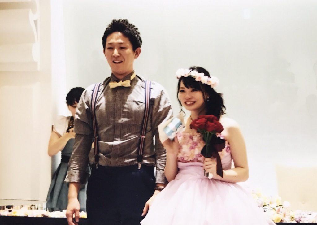 結婚式の新郎新婦の姿