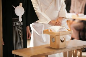 和装で挙げたい！でも、妊婦（マタニティ）には厳しいの？憧れの神前式・和婚スタイル記事サムネイル