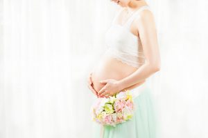 【どんな結婚式を挙げようか、迷っている方へ】「入籍と同時に妊娠がわかった！Wハッピーウェディング、先輩達はどうしてた？」記事サムネイル