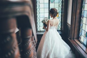 ドレスを着た花嫁