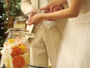 新郎新婦と結婚式