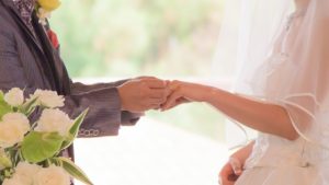 結婚しても結婚式しない人の割合は？ 挙式を躊躇する理由と解決方法記事サムネイル