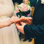 授かり婚（マタニティウエディング）は後悔しやすい？世間のイメージは❓ その理由を紹介記事サムネイル