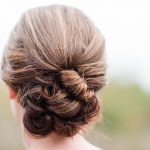 30代の大人花嫁の結婚式！大人の雰囲気が出る髪型（ヘアスタイル）とは？記事サムネイル