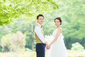 二人だけの結婚式を挙げたい方へ！知っておきたいポイントは？記事サムネイル