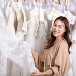 ウェディングドレスのレンタル料金の相場は？ドレス選びのポイントも解説記事サムネイル