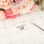 【結婚式の日取りはどう決める？】プロが教える日取りや注意点記事サムネイル